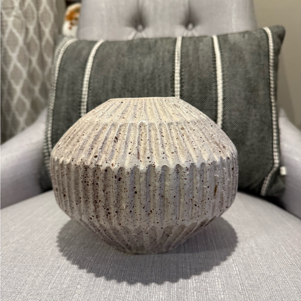 Medium Ribbed Decorative Vase